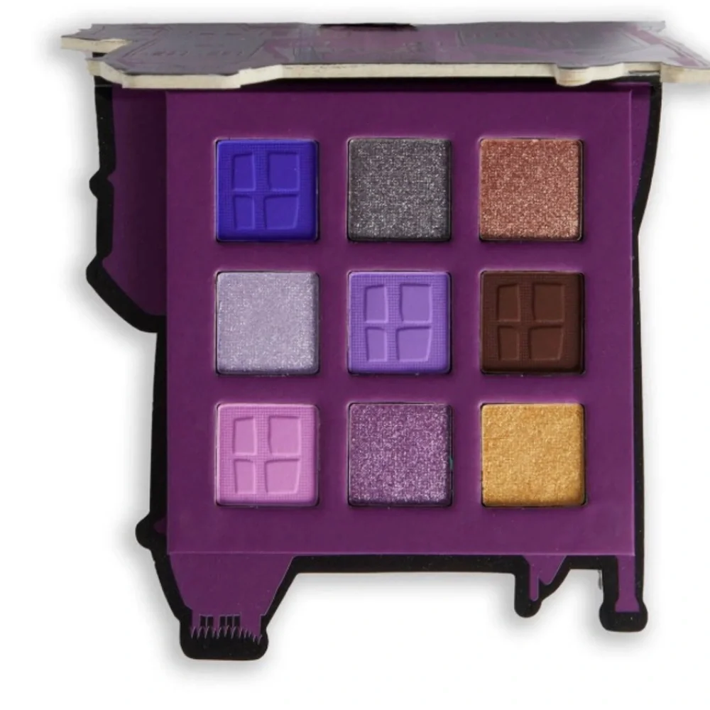 Beetlejuice x‎ Revolution Beetle House Shadow Palette